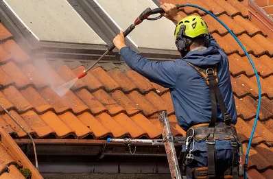 Démoussage et hydrofuge de toiture à Mainsat